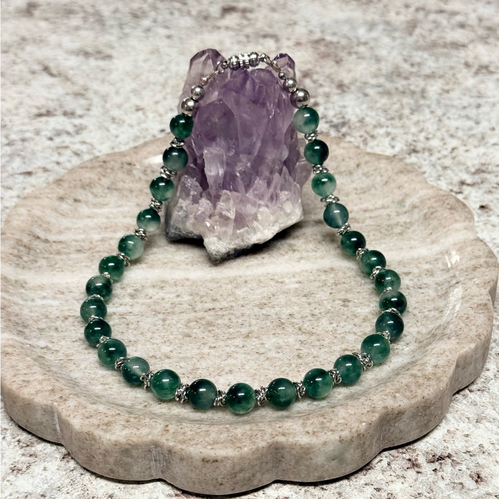 Green Jade Stone Collar Necklace With Silver Accents